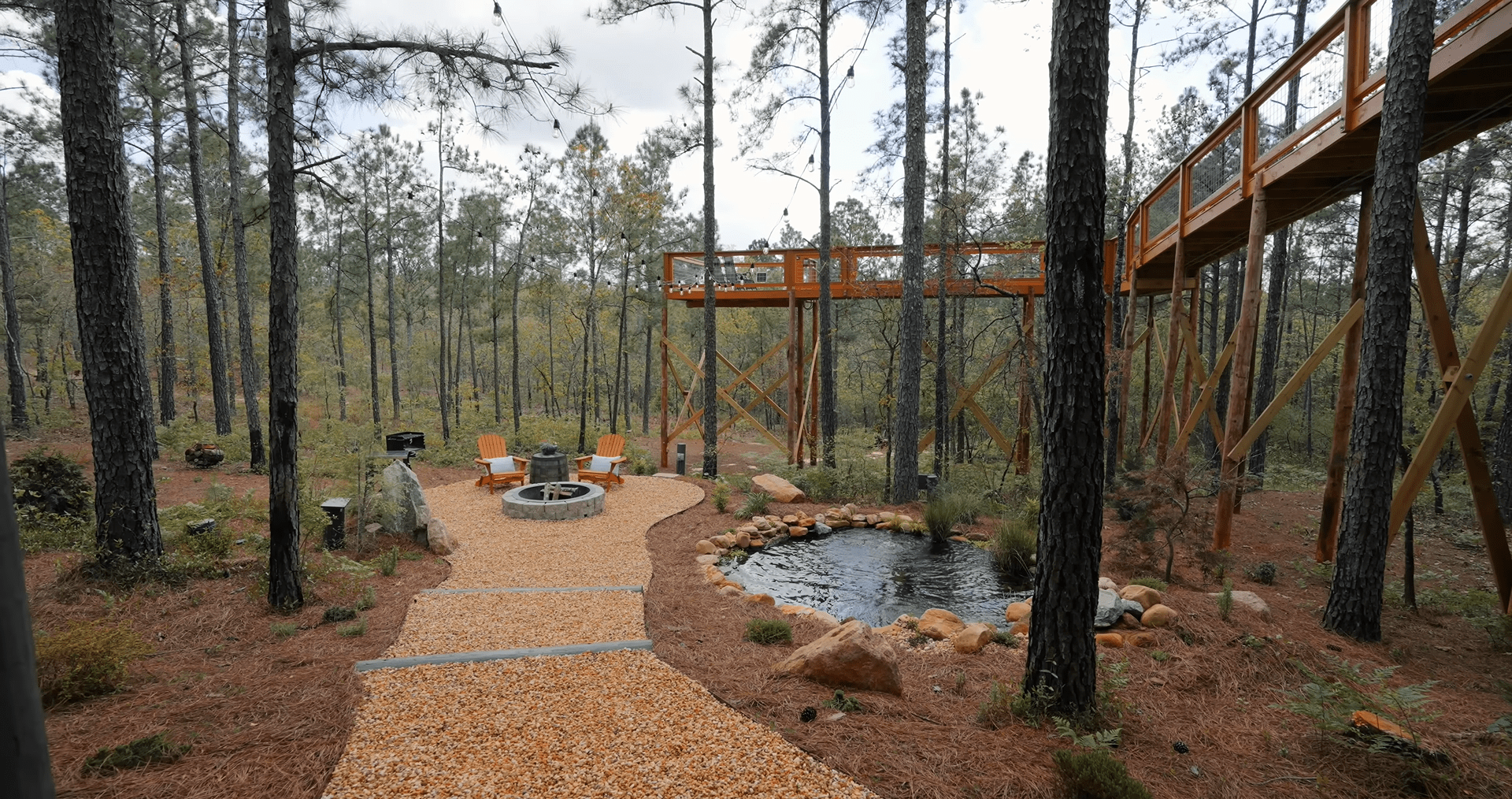 Sàn gỗ biến tính ngoài trời Lavie Pine ứng dụng lát sàn khu resort nghỉ dưỡng