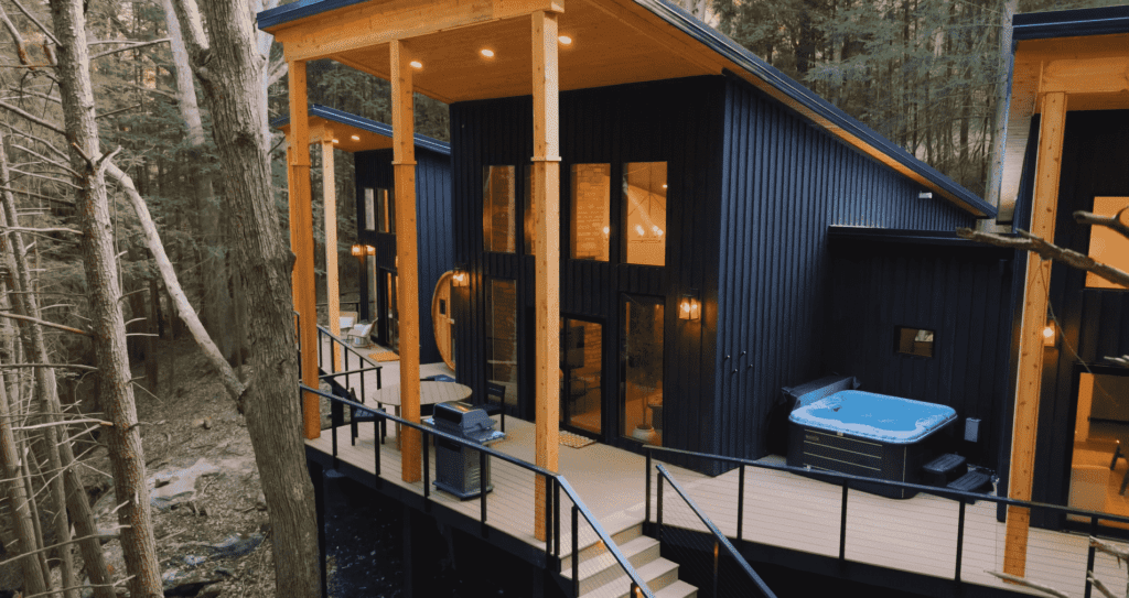 Phân Tích Đánh Giá Về Vách Nhựa Ốp Tường: Lợi Ích và Hạn Chế 7 ROCKY VILLA